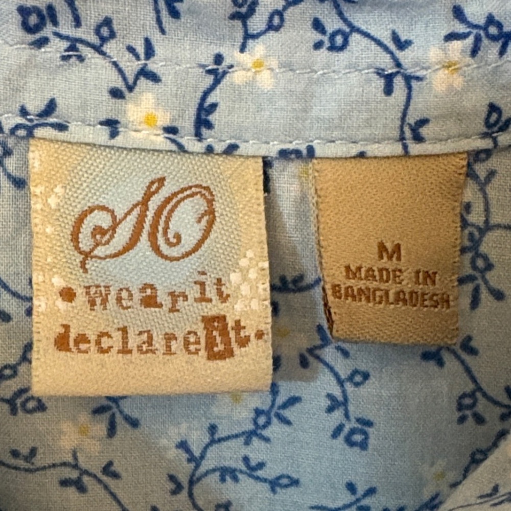 So Wear It Declare It Light Blue Floral Cap Sleeve Button-Down Top - Picture 2 of 3